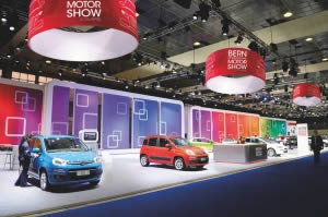 enseigne design ronde pour salon auto