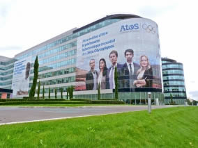 Habillage publicitaire gant Atos