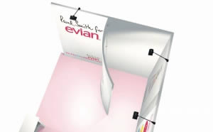 stand transportable Evian vue de 3/4