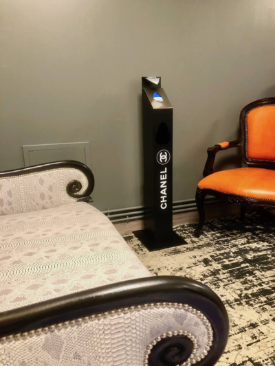 distributeur lingettes désinfectantes