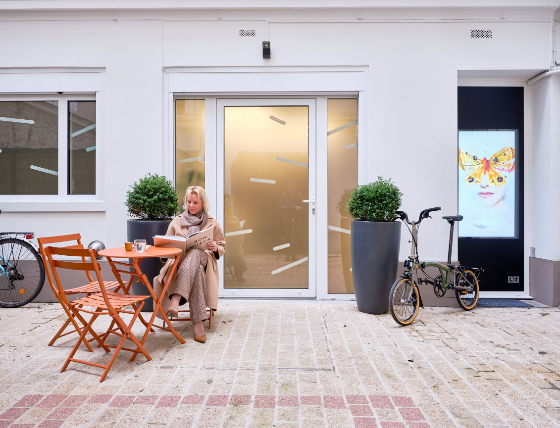 s pass 7 champs elysees 75016 paris terrasse entree ecran